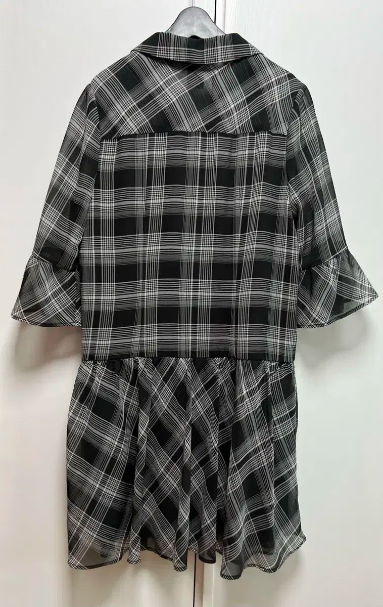 DKNY チェック