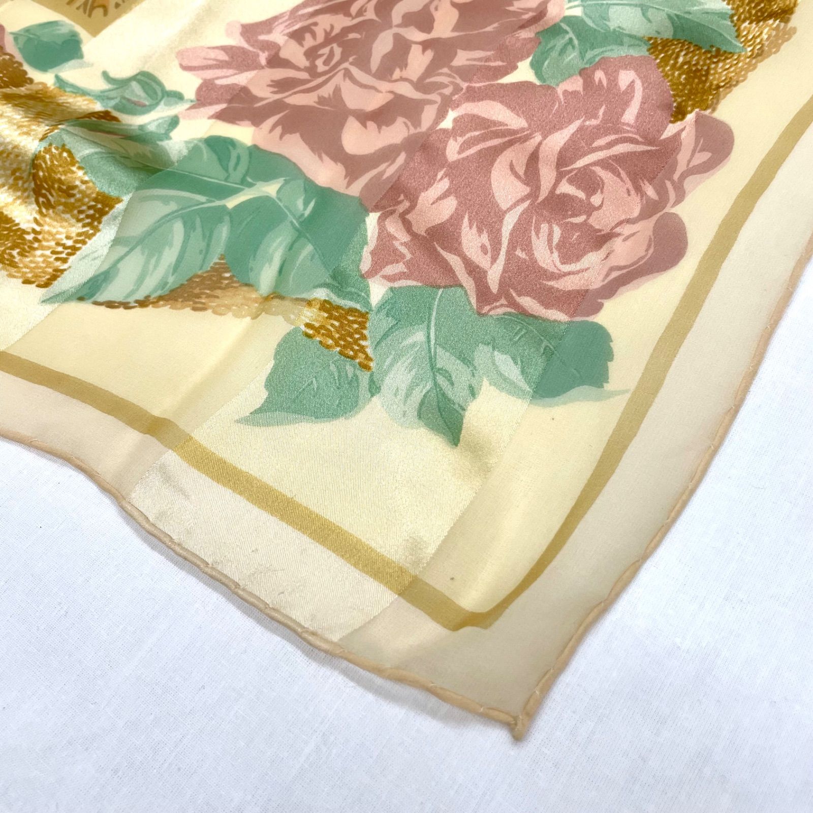 新品　クリスチャンディオール　花柄　大判スカーフ　ストール　シアー 極美品✨クリスチャンディオール イタリア製 シルク 花柄 大判