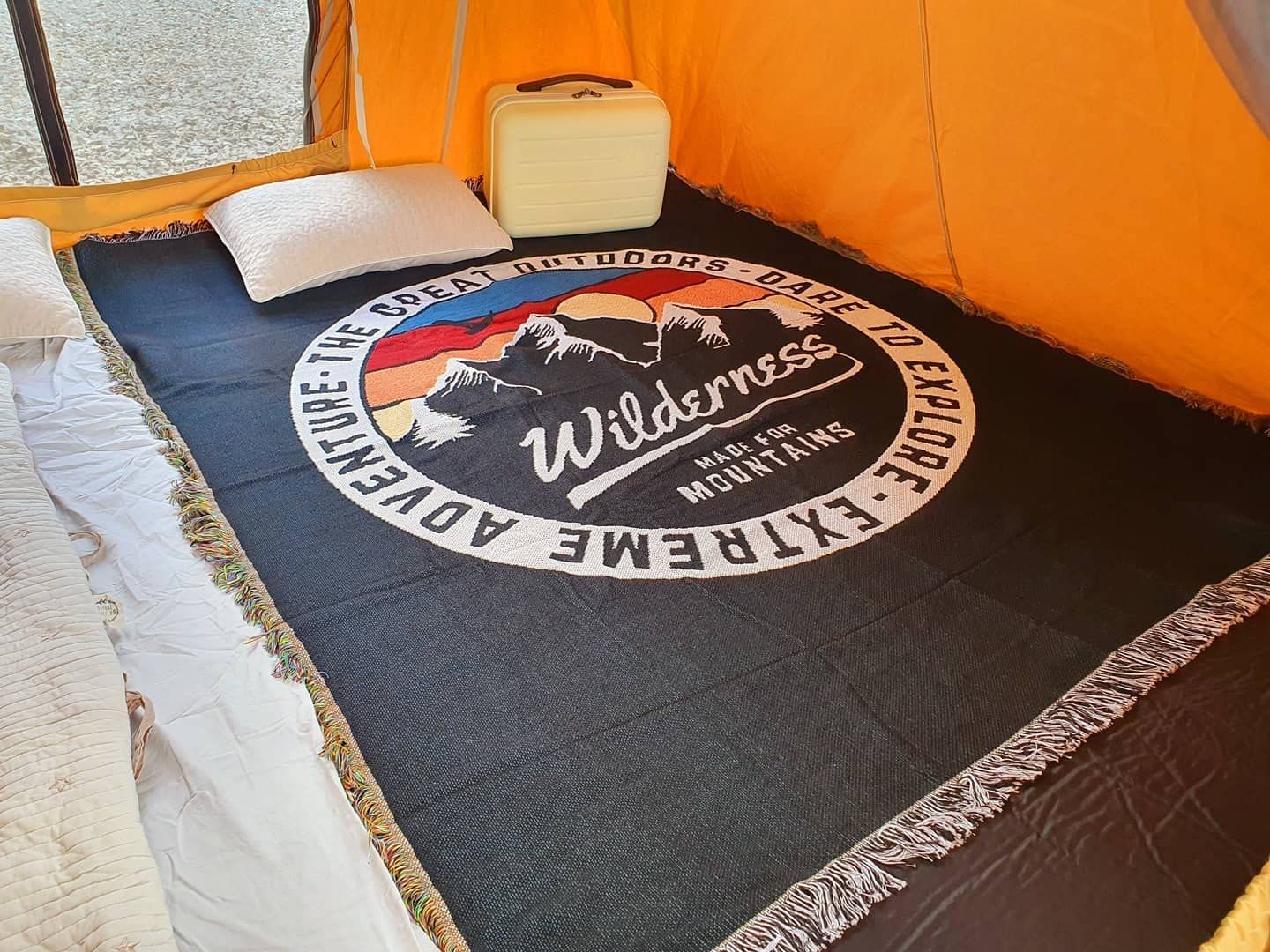 新品 キャンピングカー 黒い山 天幕 ブランケット 車中泊 テント… 屋外毛布 …… Outdoor