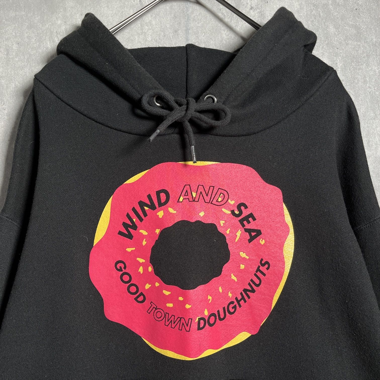 【良品】WIND AND SEA｜ウィンダンシー，ドーナツ，プルオーバーパーカー ◇良品WIND AND SEA｜ウィンダンシー，プルオーバーフーディ