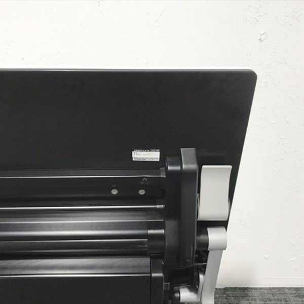 オカムラ ホワイト