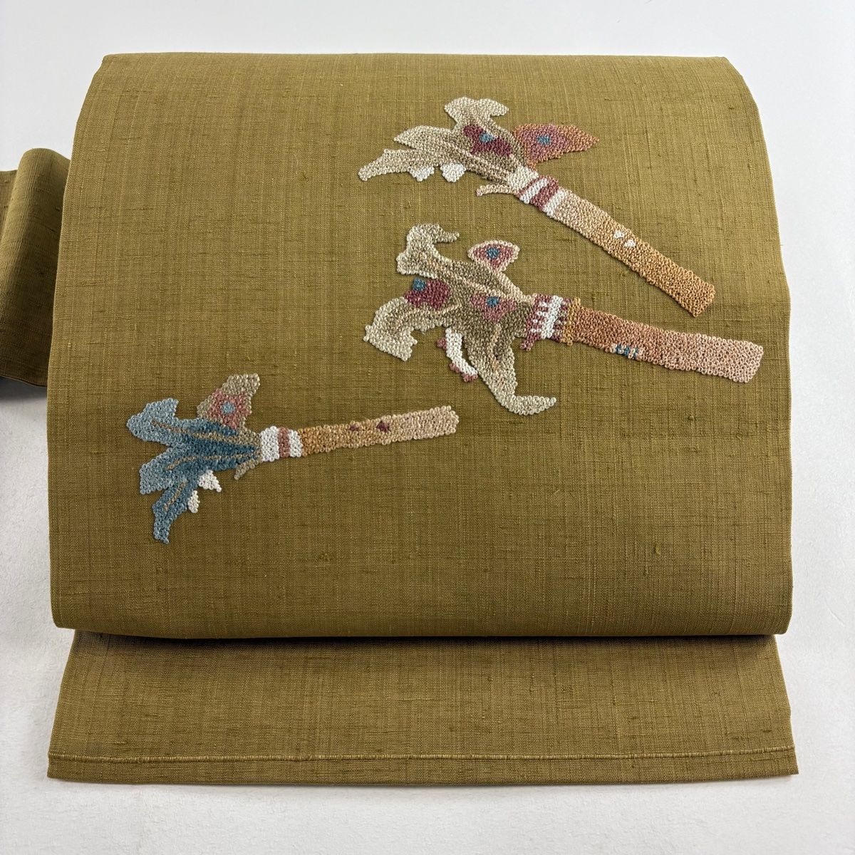 名古屋帯 美品 優品 紬地 関西仕立て 花束 相良刺繍 鶯色 正絹