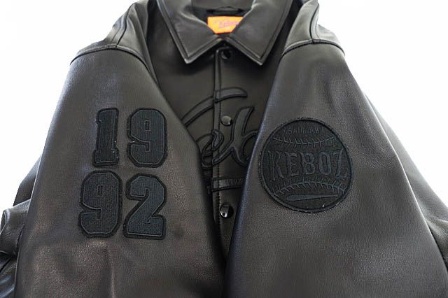 KEBOZ ケボズ LEATHER VARSITY JACKET ロゴ 刺繍 羊革 レザー 中綿
