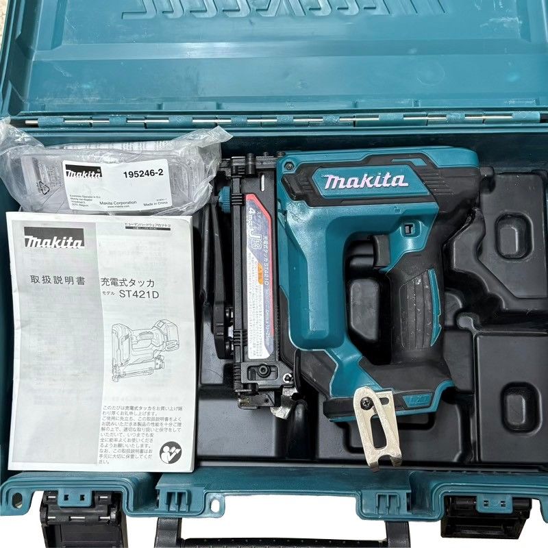 makita マキタ 充電式タッカ 18V ST421DZK ケース付き 通電のみ 22504R15