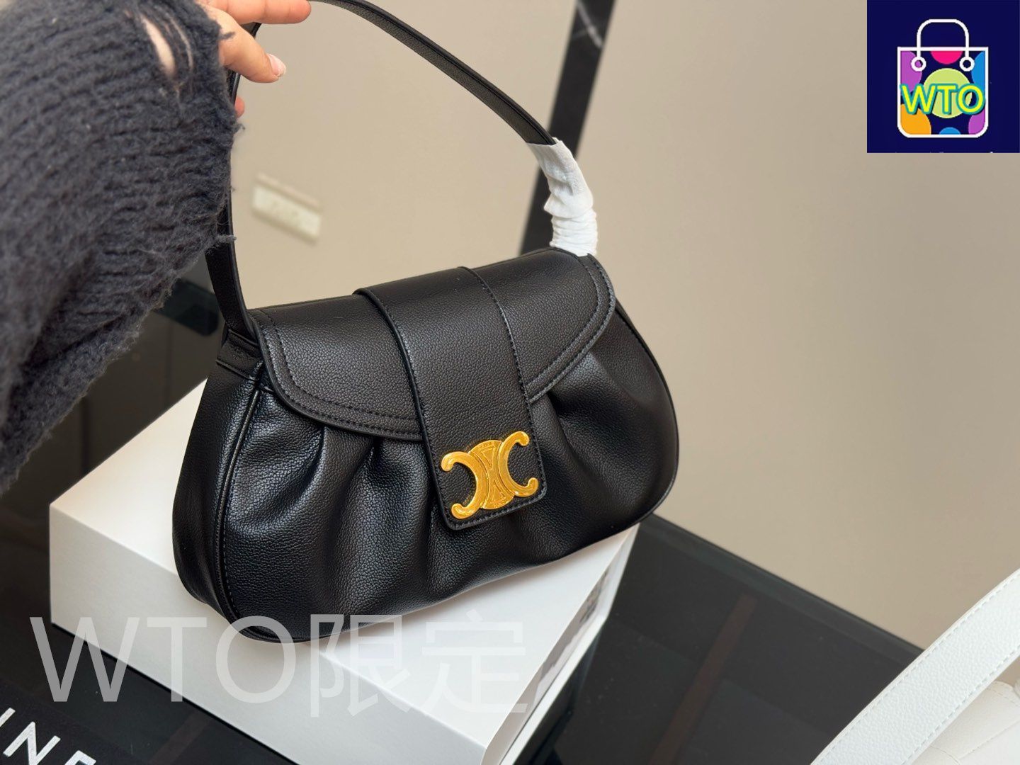 CELINE ハンドバック 国内発送【CELINE】カバ 16 セーズ バッグ スムースカーフスキン