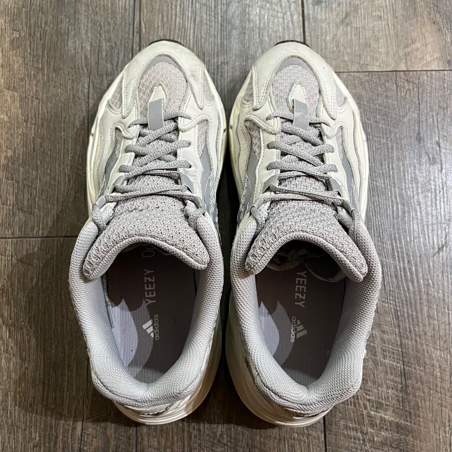 新品 国内正規 ADIDAS ORIGINALS YEEZY BOOST 700 V2 INERTIA FW2549 アディダス オリジナルス イージー ブースト イナーシャ adidas イージーブースト 日本国内正規品 adidas アディダス