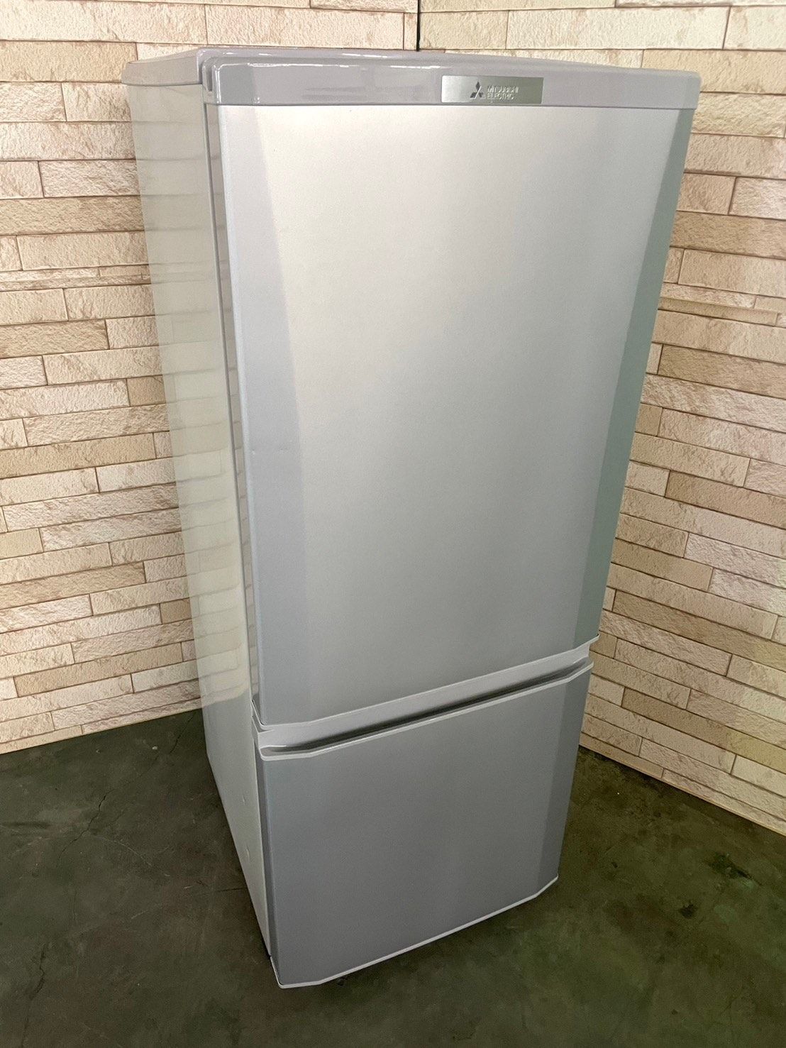 大阪送料無料★3か月保障付き★冷蔵庫★2020年★MR-ST136A★OR10 大阪送料無料☆3か月保障付き☆冷蔵庫☆2020年☆MR-