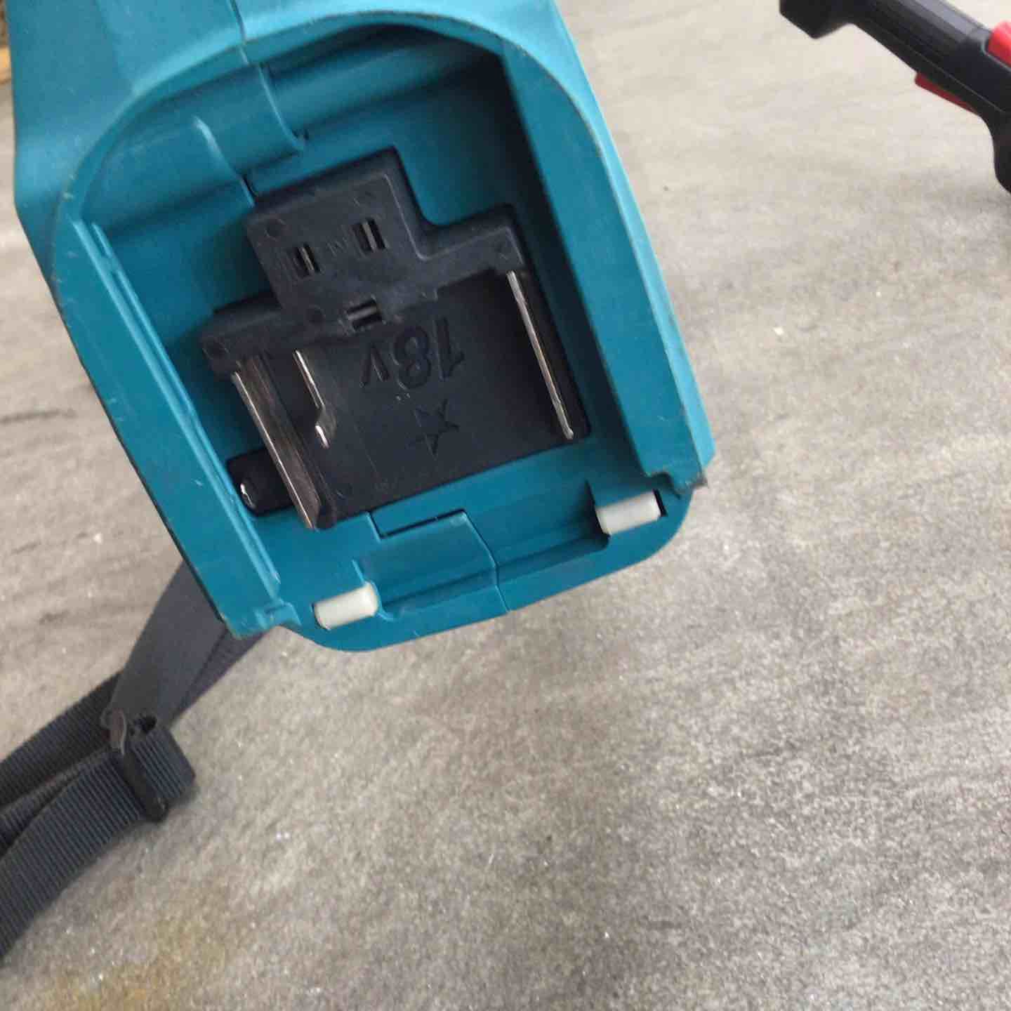 makita コードレス草刈機