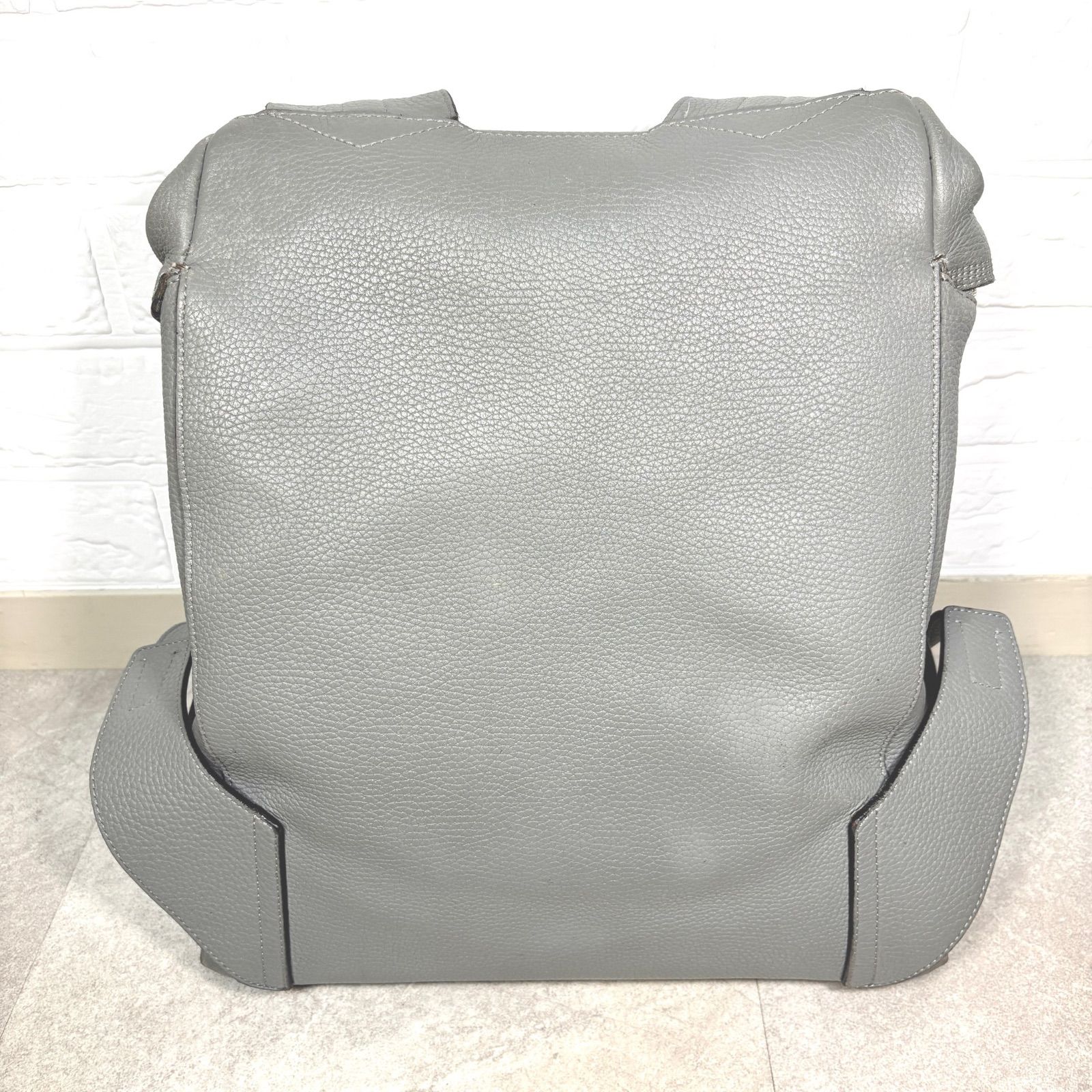 LOEWE ロエベ アナグラム レザーバックパック グレー リュック 22-6943-1.jpg