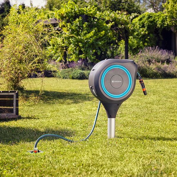 ガルデナ スパイク式自動巻取りホースボックス M ターコイズブルー 18614-20 970473301 GARDENA 園芸用 散水ホース 水道ホース YUZUMIYA_COM