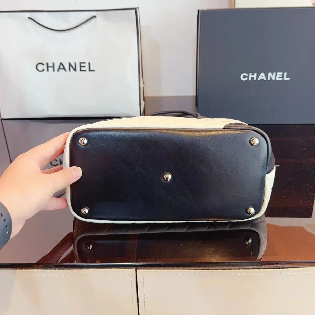 CHANELシャネル　メッシュトートバック