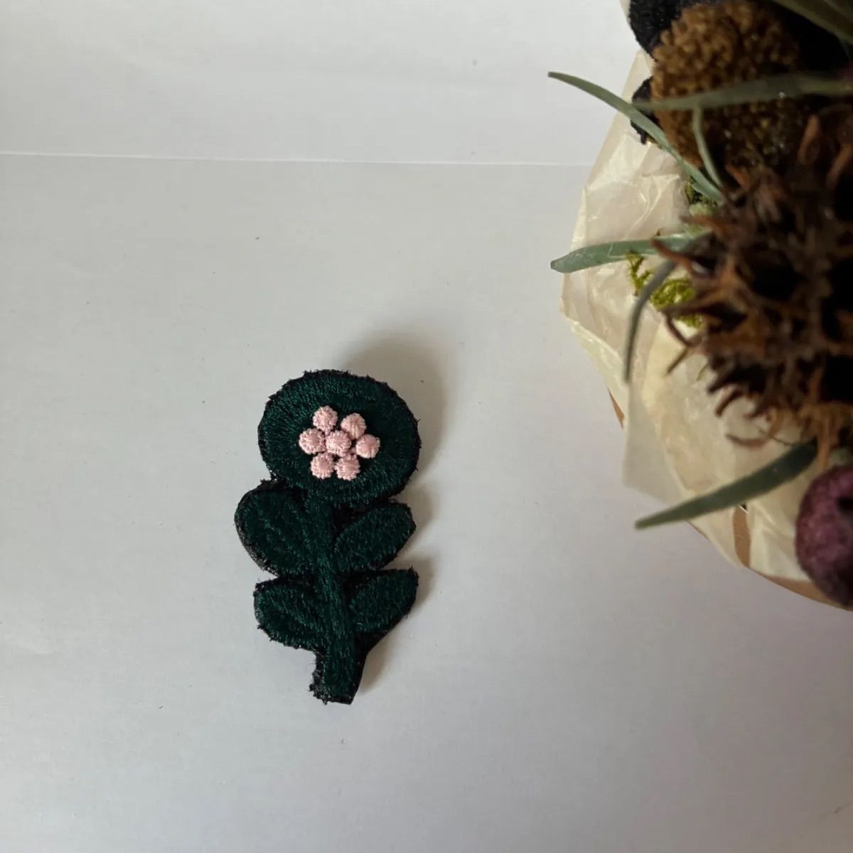 専用　ミナペルホネン刺繍ブローチ、キーケース　ハンドメイド♪ z346○アクセサリーケース（ミナペルホネン刺繍生地使用