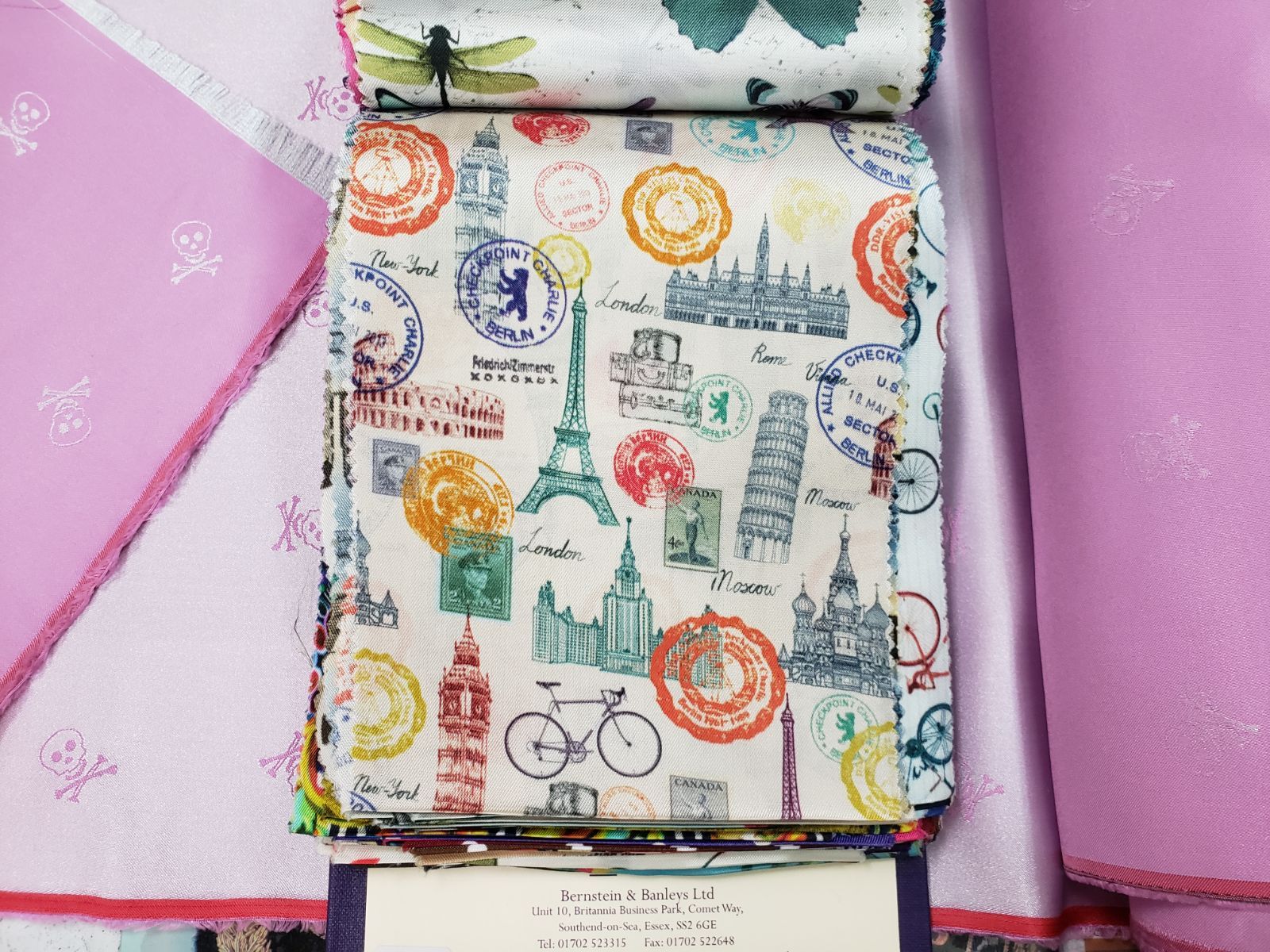 2m 裏地 イギリスプリント 白 ビスコース100% イギリス イタリア 新品 