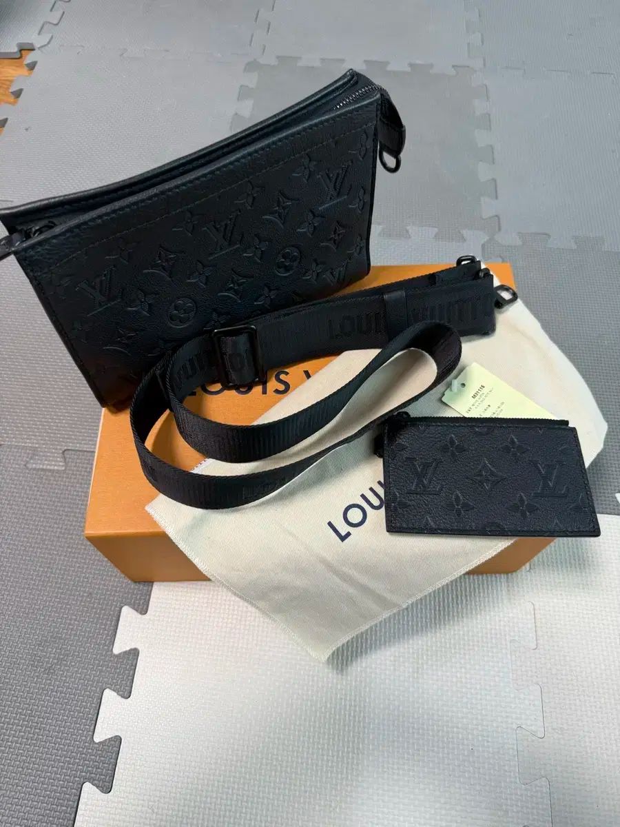 Louis Vuitton ルイヴィトン Gaston Luga ガストンルーガ ウェアラブル バッグ