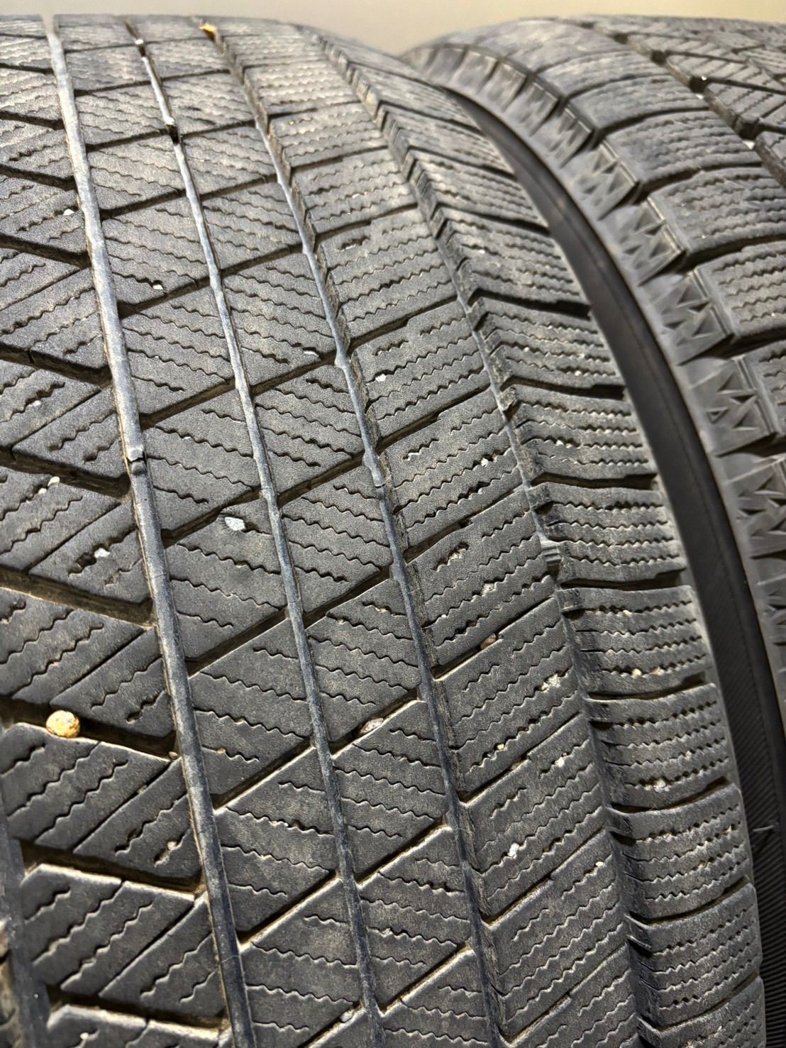 225|50R18 BRIDGESTONE|VRX3