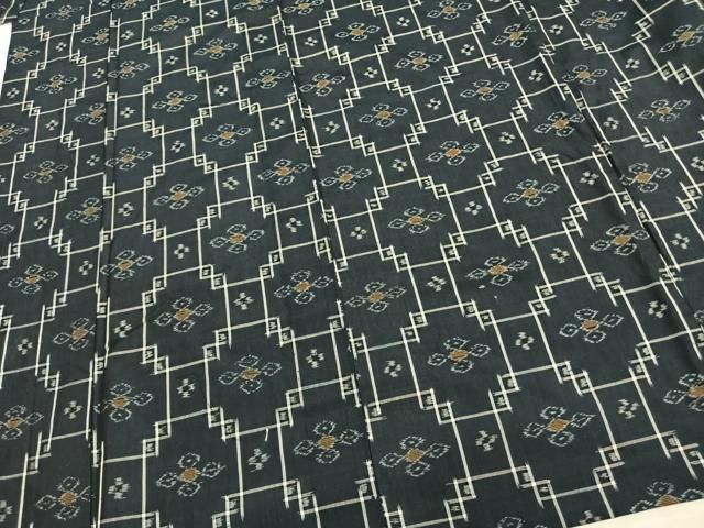 平和屋着物▽上質な紬 単衣 色紙花文 黒地 正絹 逸品 AAAV8424fy