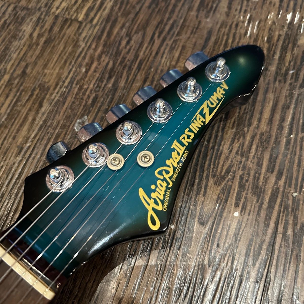 エレキギターのアリアプロⅡ、rs inazuma Aria Pro II 1983/04 RS Inazuma-II electric guitar Japan promo ad