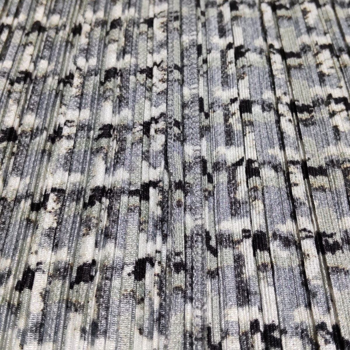 グレー×白×黒 プリーツ