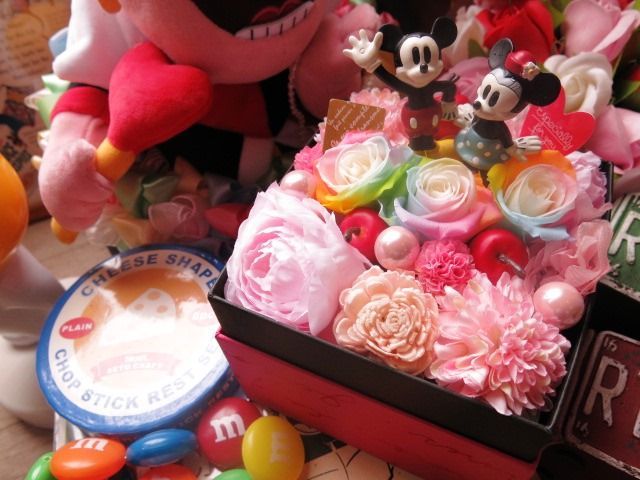 送別会 退職祝い 花 ディズニー フラワーギフト 箱開けてスマイル ボックス入り レインボーローズ プリザーブドフラワー ノーマル ミッキーマウス ミニーマウス
