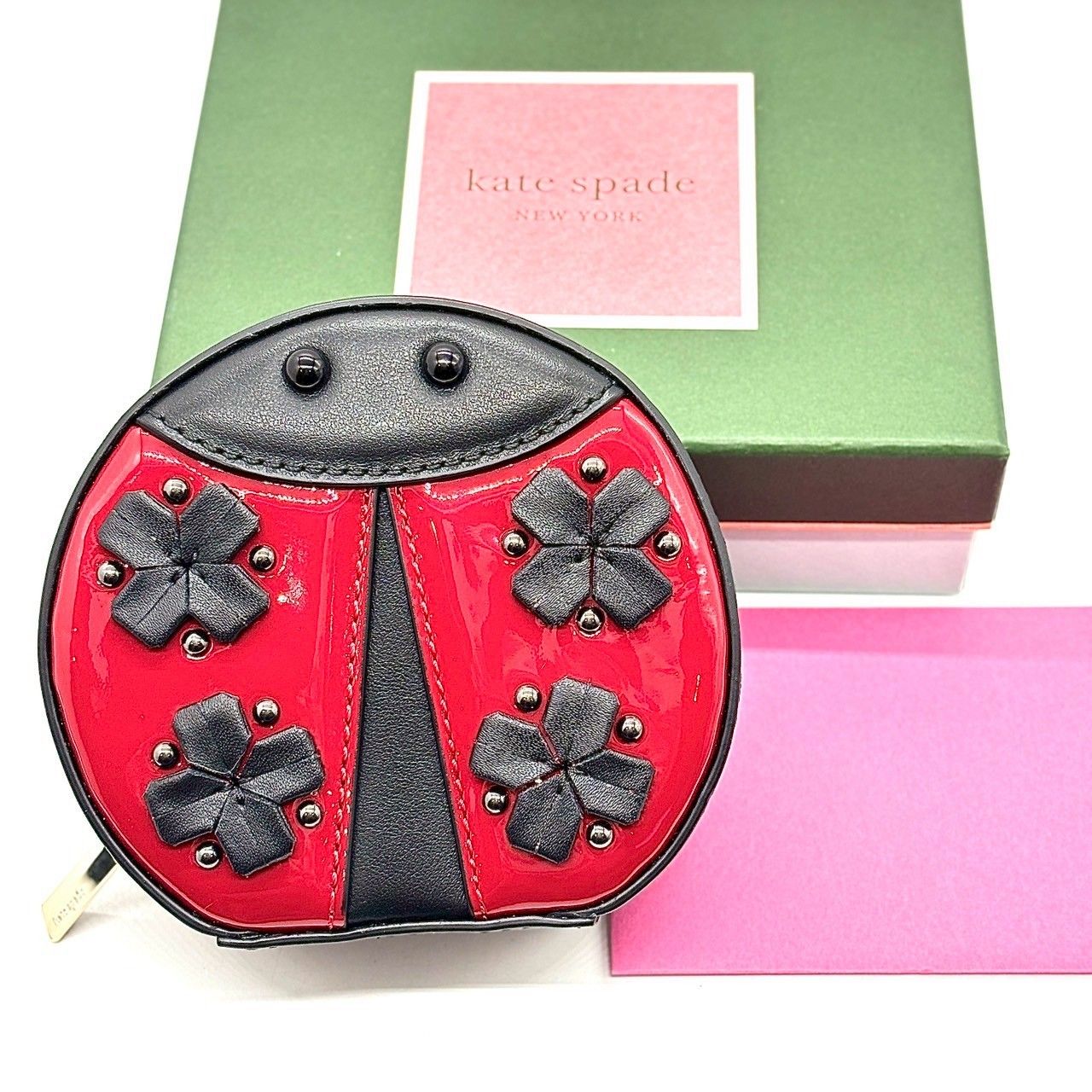 毎日に幸運を運ぶラッキーモチーフ✨】 kate spade new york