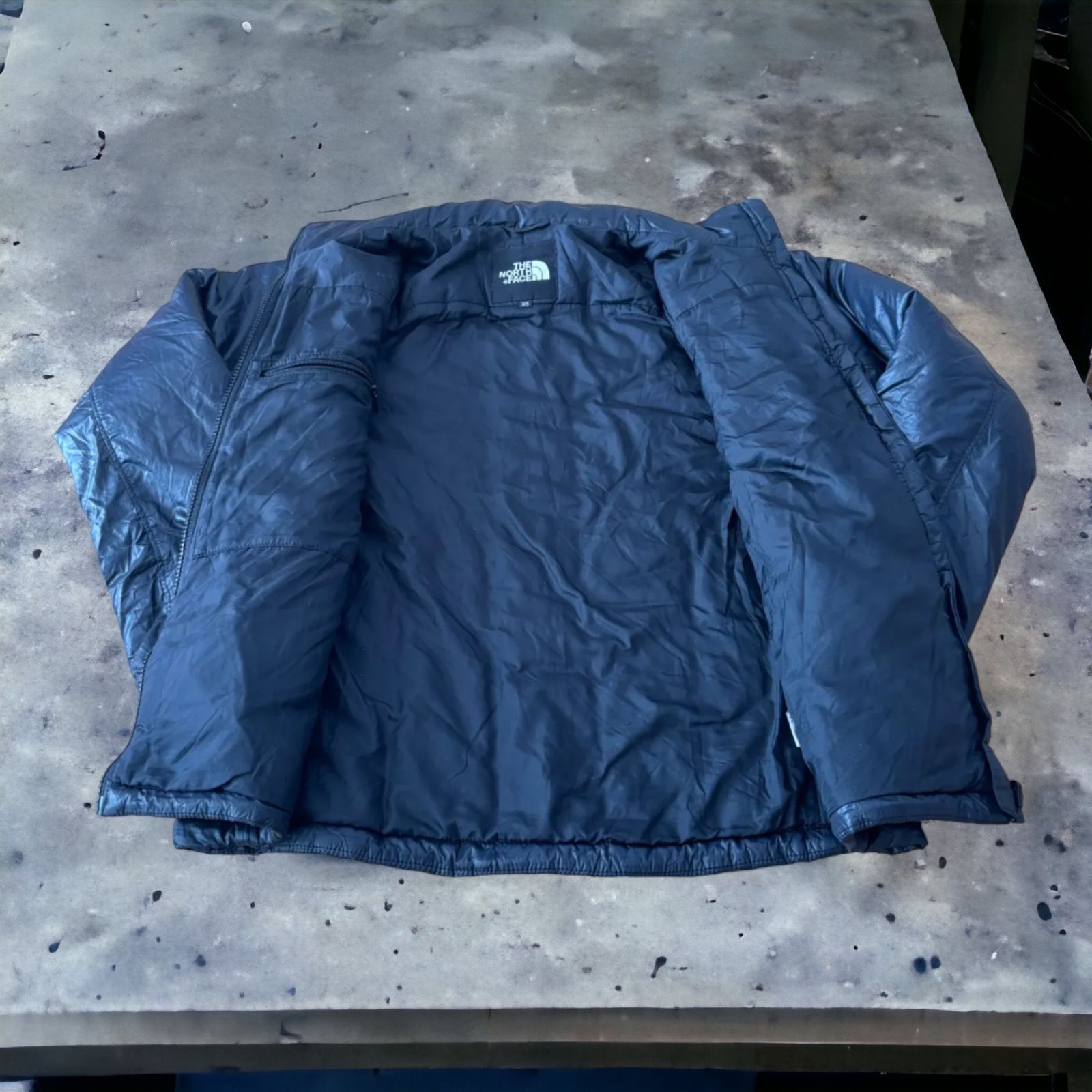 ノースフェイス　ライトダウンジャケット　薄手　メンズM　ブラック　インナーダウン REUSE：THE NORTH FACE薄手ダウン　ブラックMサイズ 95 | フリマアプリ ラクマ