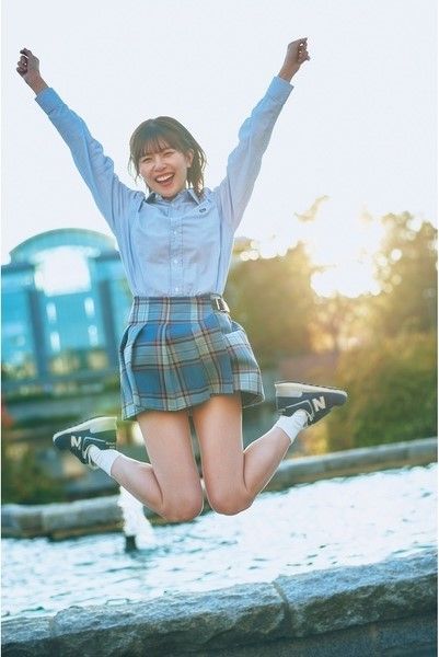 日向坂46　松田好花1st写真集　振り向いて【セブンネット限定特典：B3サイズ ポスター1枚付き（丸めて発送）】