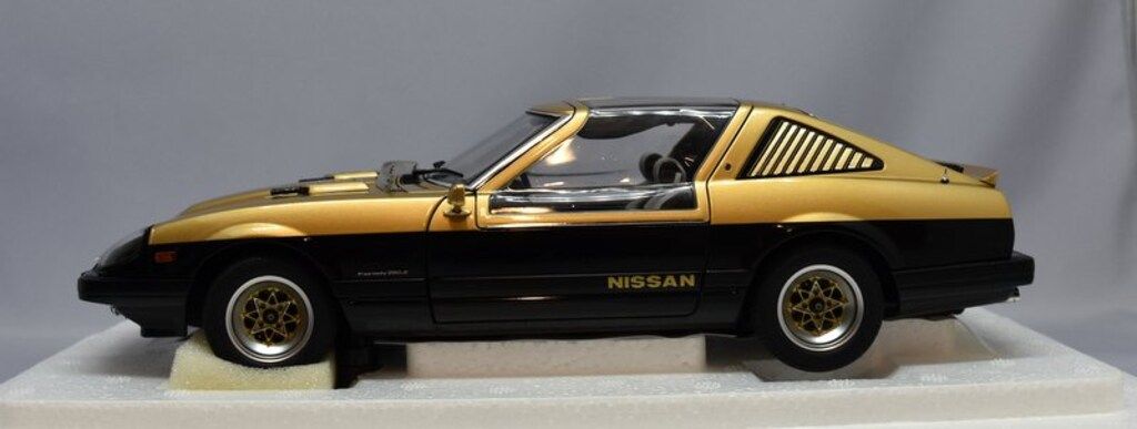 AUTOart 1/18 オートアート・コンポジットモデル 日産 フェアレディ