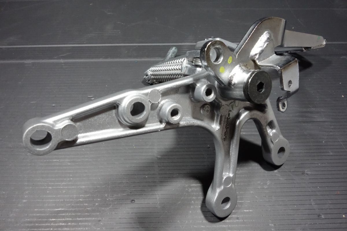 チェンジペダル