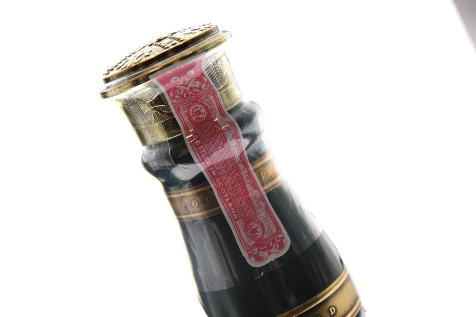 古酒   CHIVAS BROTHERS ロイヤルサルート 21  700ml 楽天市場】ロイヤルサルート 21年 700ml 40度 青 サファイヤ