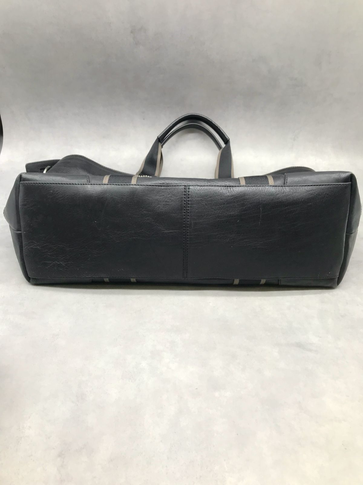 【美品】 コーチ F71248 ヘリテージ レザー トートバッグ 黒 ビジネス 2025年最新】F71248の人気アイテム - メルカリ