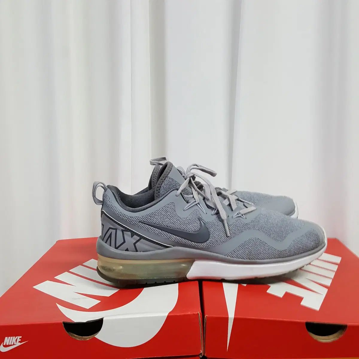 NIKE ナイキ