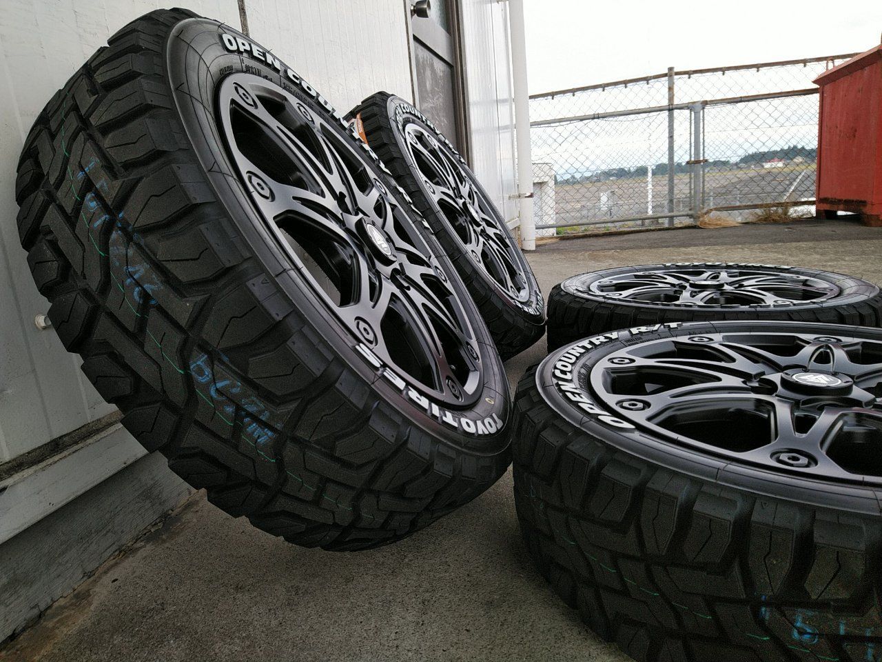 アゲ軽 リフトアップ 軽バン DA64W エブリイワゴン タイヤホイール トーヨー オープンカントリー RT 165/60R15 15インチ MUD-X  ハイゼットジャンボ ハスラー - メルカリ