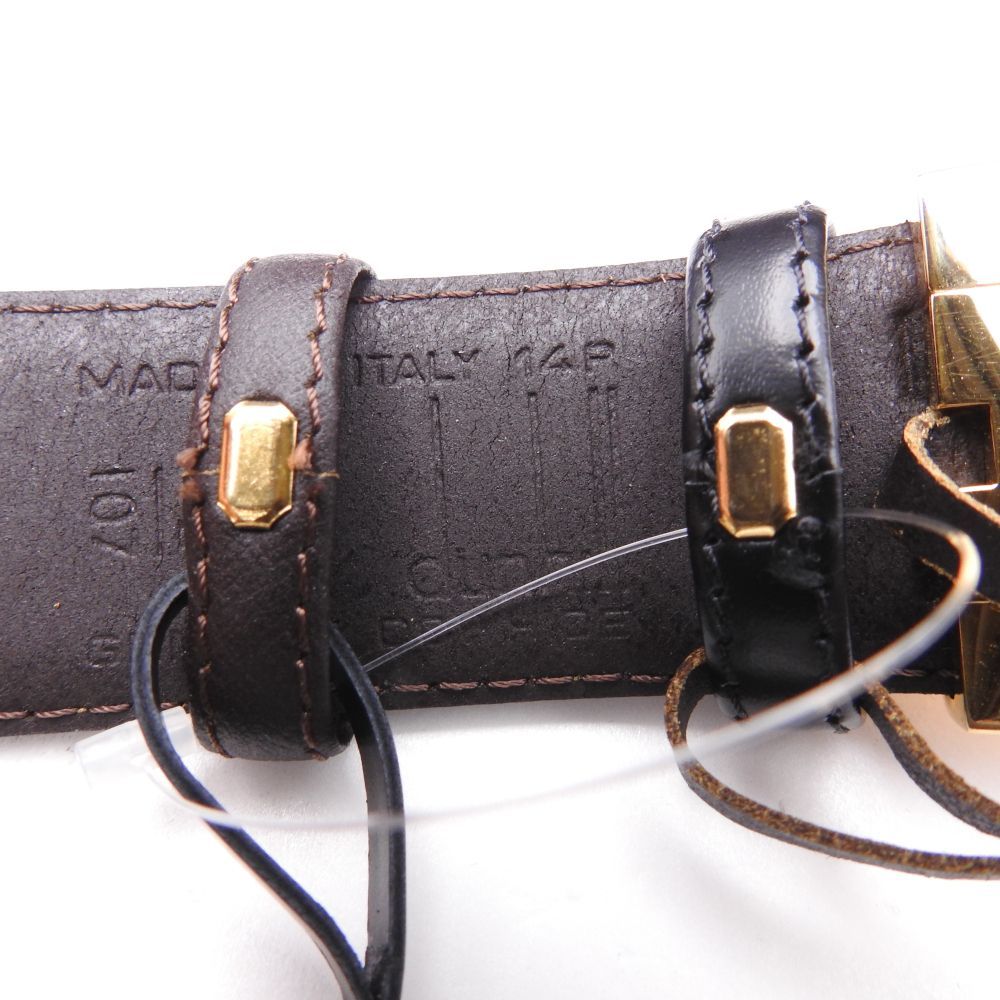 未使用品 ダンヒルブラック/ブラウン dロゴ 金具ゴールド レザー 42/107 未使用品 ダンヒル dunhill ブラック/ブラウン dロゴ 金具