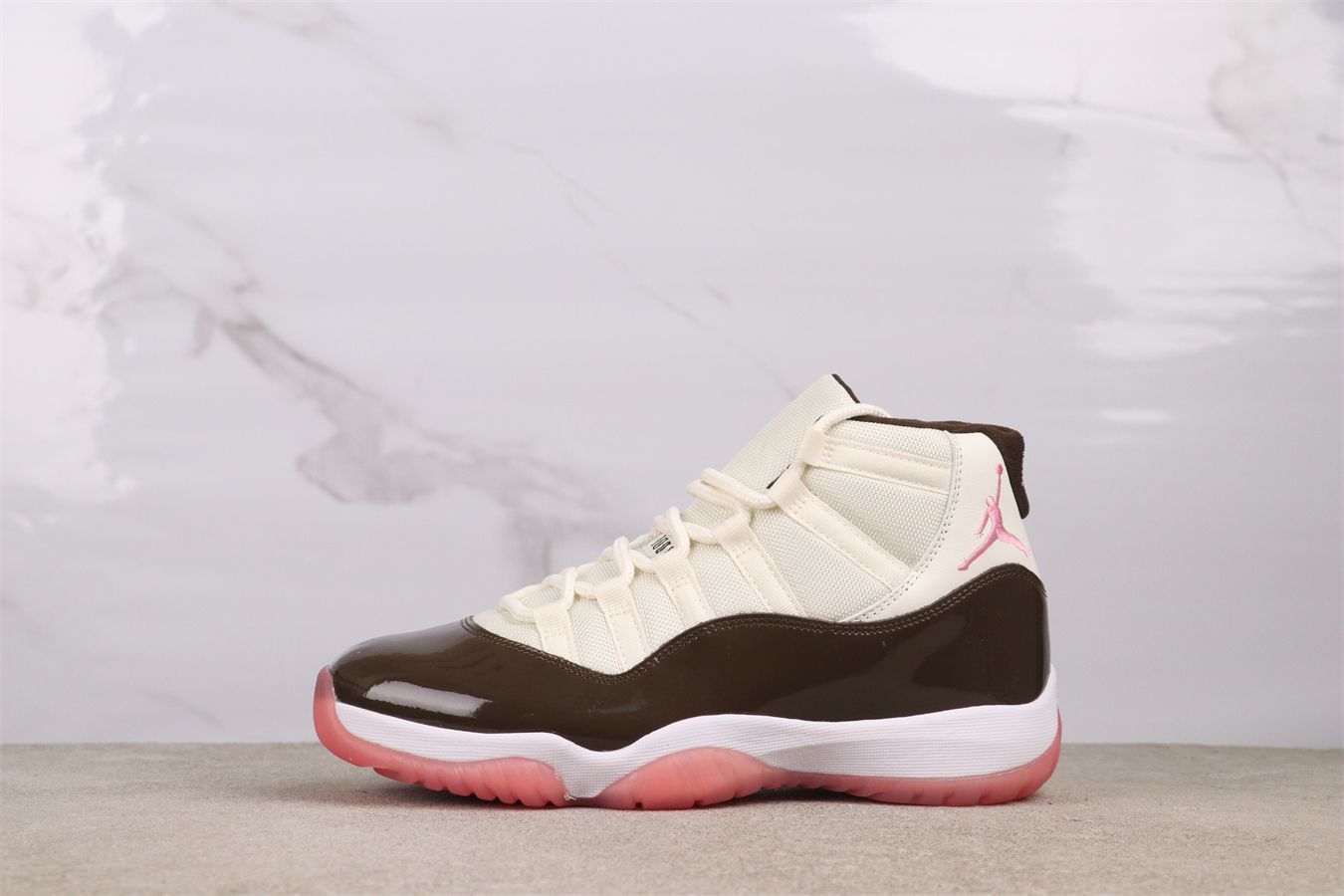 今日 Jordanエアジョーダン aj11 AJ11 エアジョーダン11 CT8012-126 褐ピンク