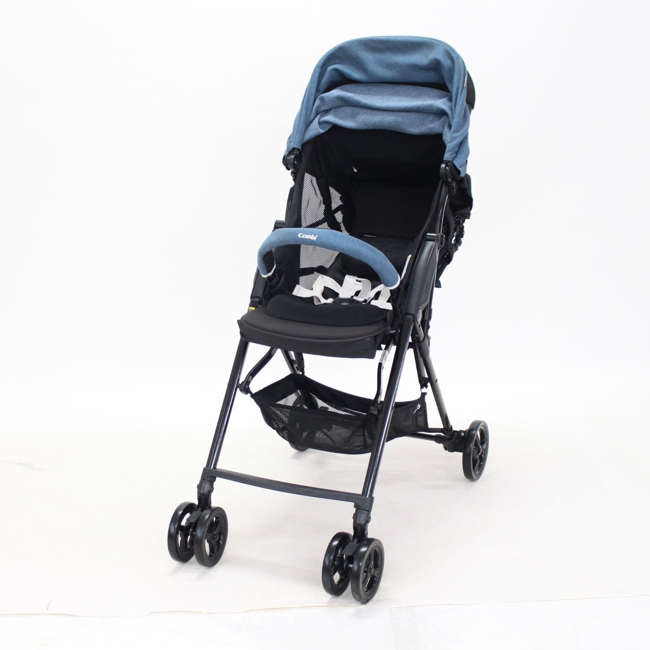 【店頭展示品】　ベビーカー　コンビ　Age  ヴァークブルー コンビ ベビーカー 1か月から36か月頃まで Age エイジ エッグショック