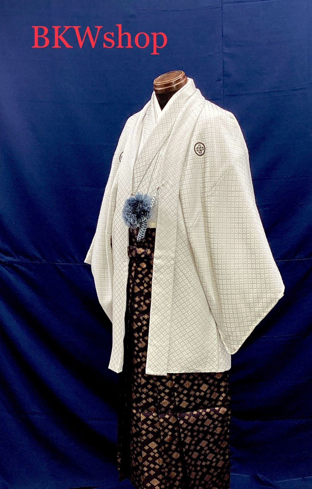 限品限り 紋付 羽織 着物 黒紋2.25寸 158cm～ 丸に違い鷹の羽 used 袴 紺ゴールド花菱 3点セット 紋付袴 成人式 卒業式 結婚式 新郎様 仲人 男着物 催事 式典 お祭り