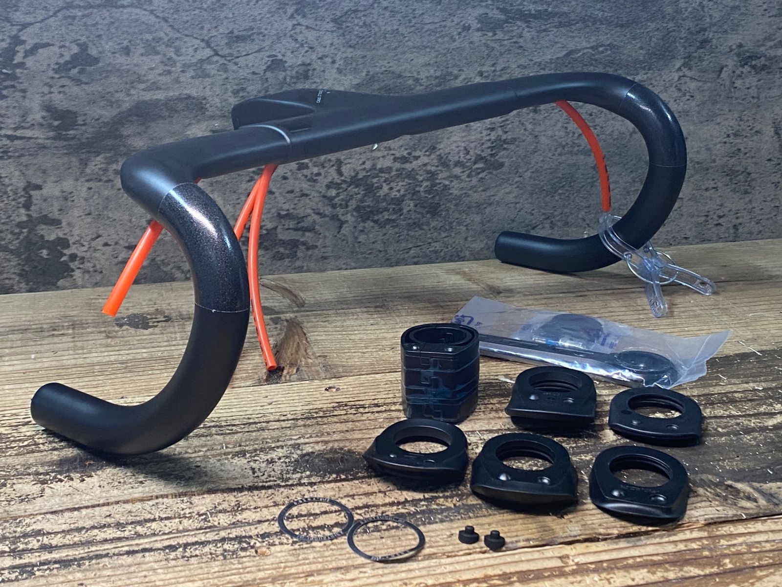 JJ895 フォルツァ FORZA CIRRUS PRO ステム一体型 カーボン ドロップハンドル 380x90mm