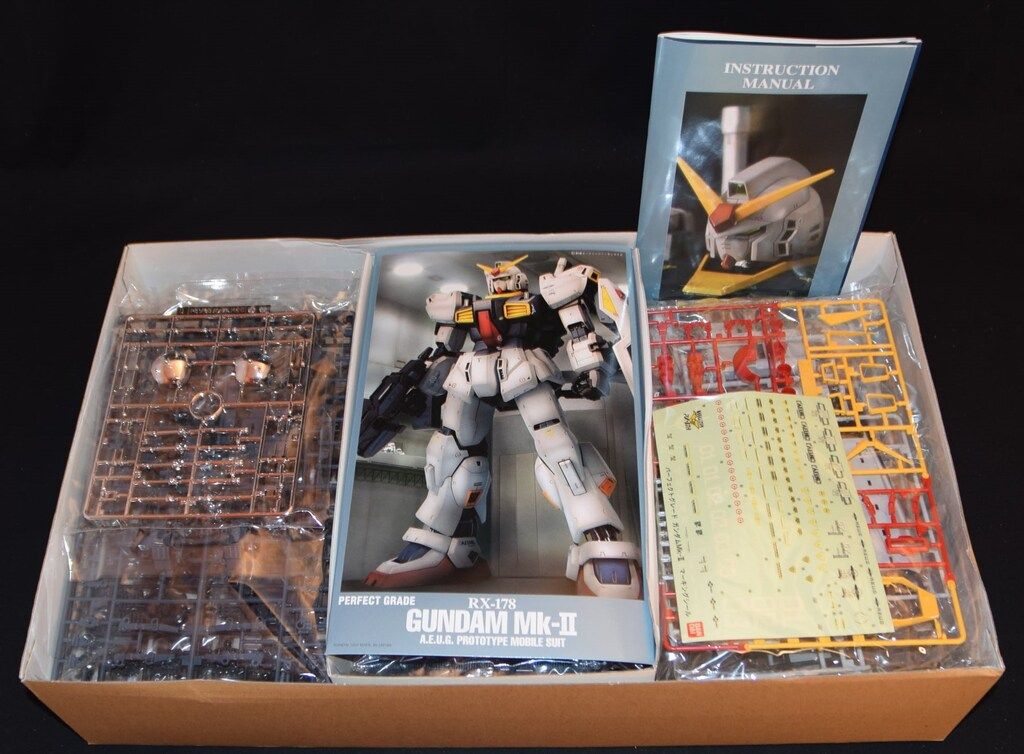 バンダイ PG/Z ガンダムMK2(エゥーゴ)/初回DVD入 1/60 アウトレット