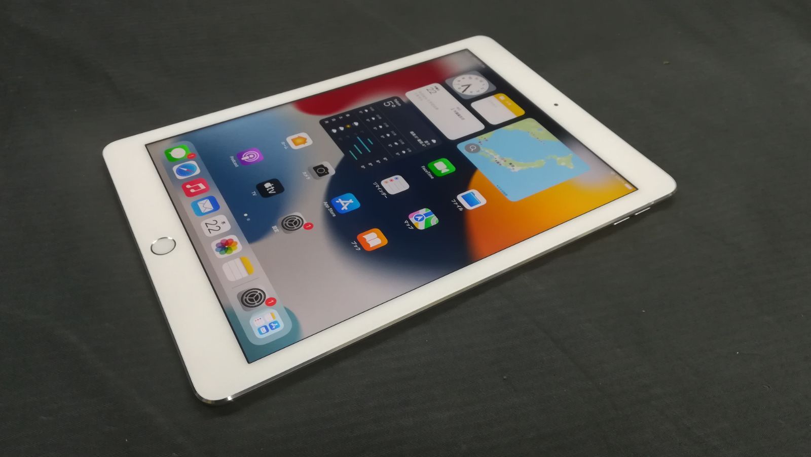 良品♪】au Apple iPad Air 2 128GB Wi-Fi+Cellular A1567