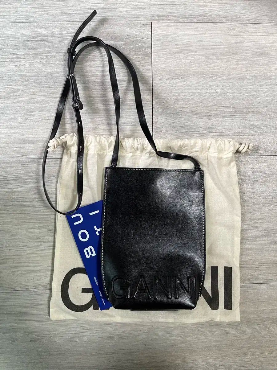 クロスバック ブラック