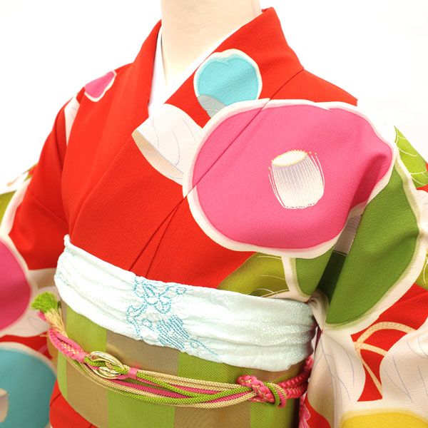 芸艸堂 UNSODO 振袖 モダン椿柄 中古 美品 日本製 ポリエステル 芸艸堂 UNSODO 振袖 モダン椿柄 中古 美品 日本製 ポリエステル