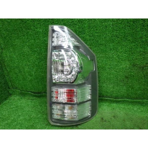 ボクシー右テール ヴォクシー ZRR75 ZRR70 右 テールランプ