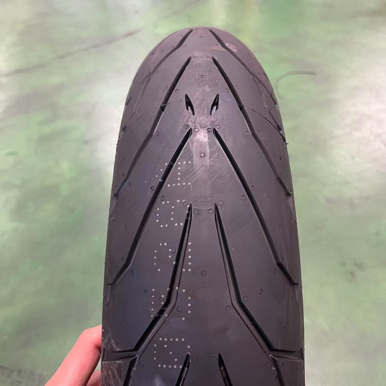 ピレリ PIRELLI
