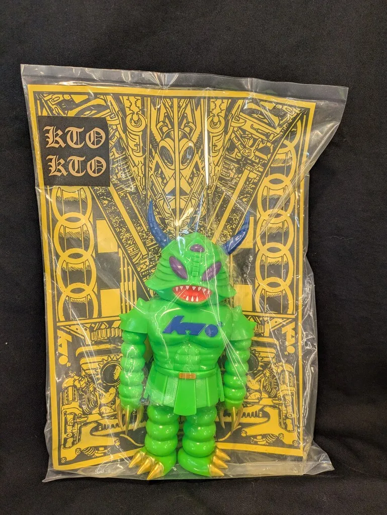 新品ktoktoケトケト ソフビ kaibutsu series9体セット台座付 新品