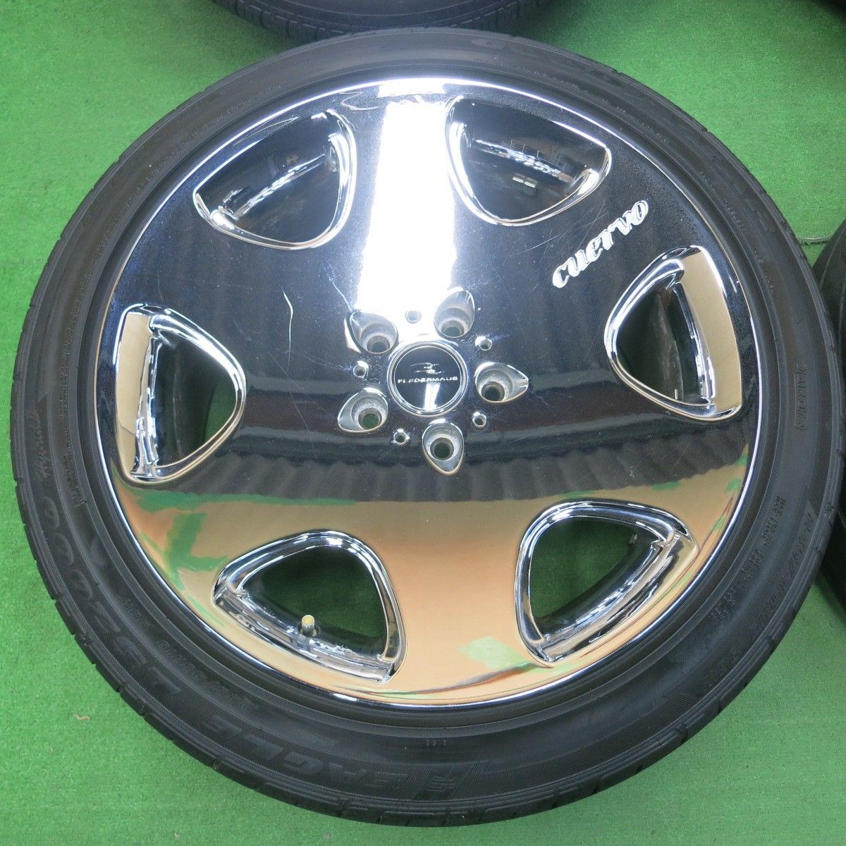 送料無料* バリ溝！ほぼ10分☆FLEDERMAUS Cuervo 245/45R19 