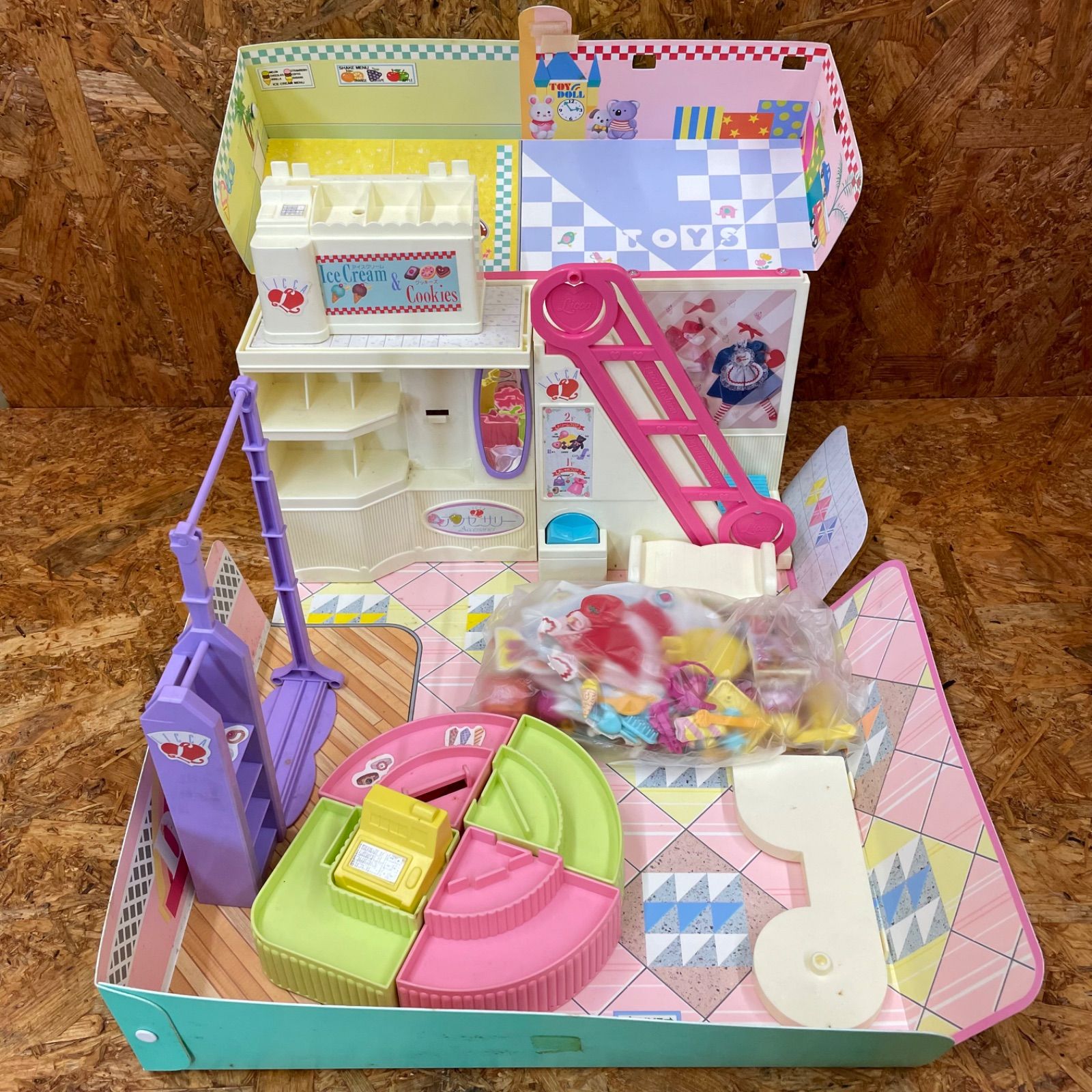 レア リカちゃん ファッションデパート 当時物 レア リカちゃん ファッションデパート 当時物 - メルカリ