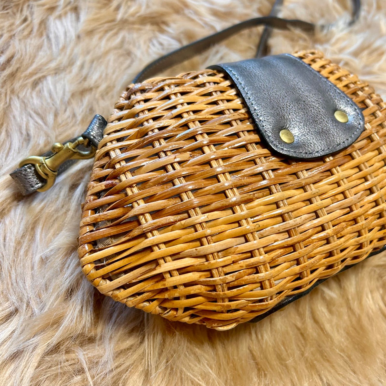 ☆美品☆《VIOLAd'ORO 》ラタン カゴバッグ ショルダー 2way VIOLAd'ORO ヴィオラドーロ かごバッグ 2WAY ラタンショルダー V8315