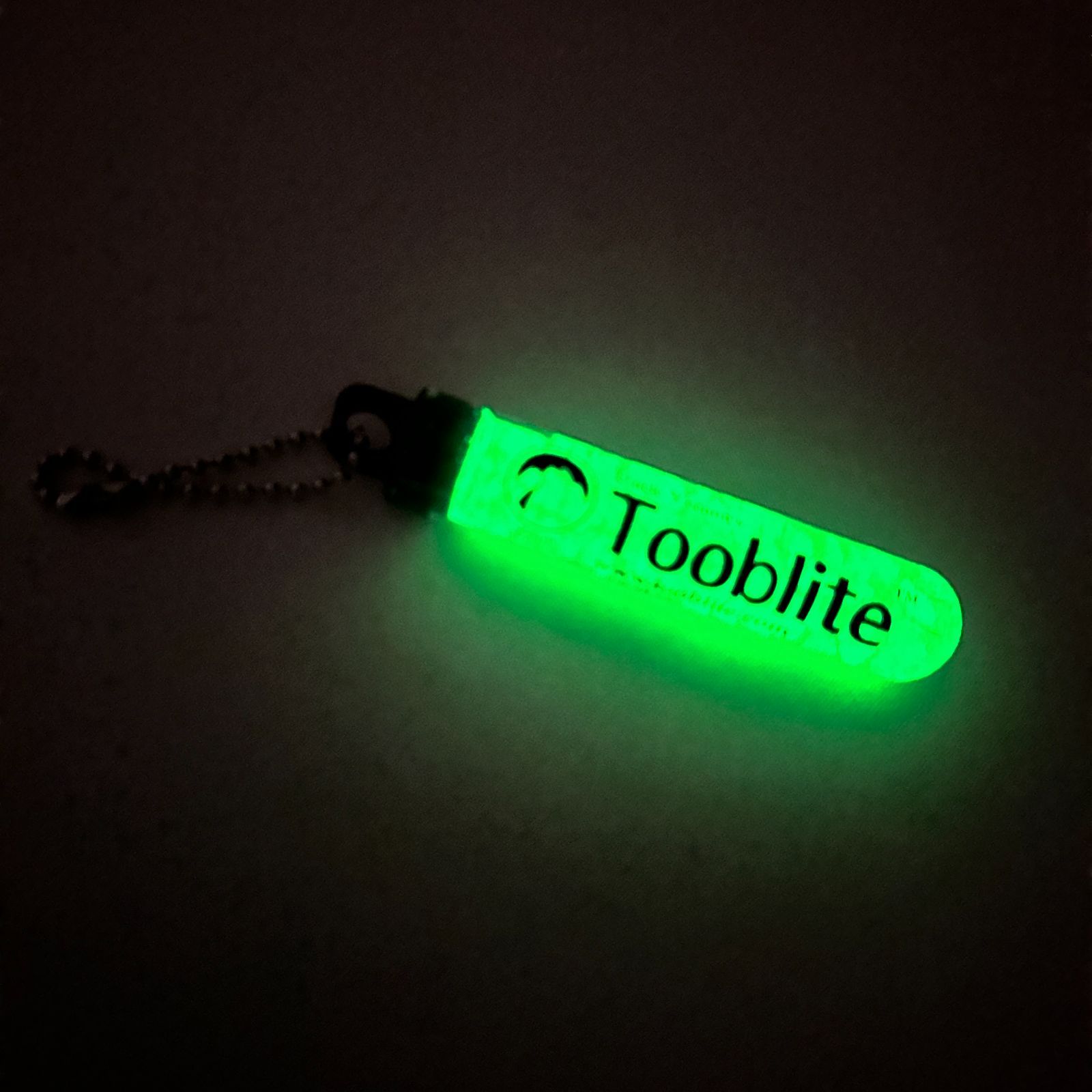 GLOW STICKS Tooblite 3in グロースティック 蓄光 アウトドア キャンプ アメリカン 3インチ キャンプ ペット ライト 散歩  ランニング ジョギング 登山 防水 - メルカリ