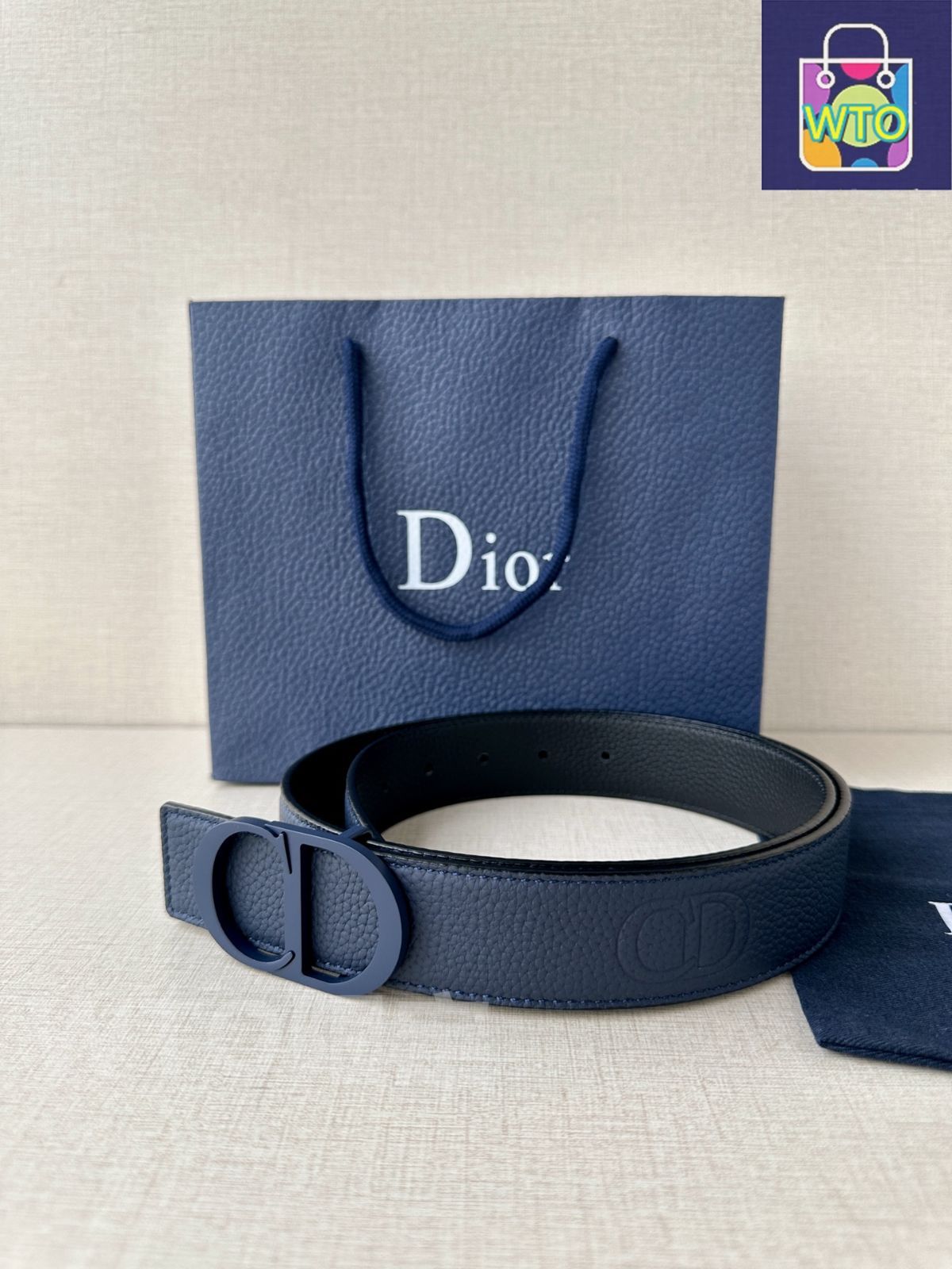 【美品】Christian Diorディオール バックル　匿名配送❤︎ 今日WTO】Dior CD Icon レッドマット塗装ベルトバックルセット