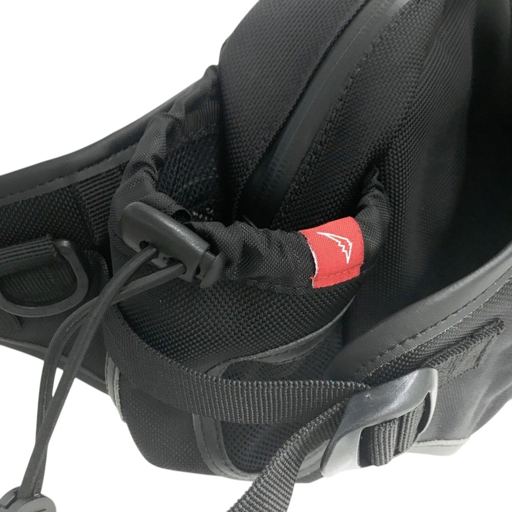 クシタニ ヒップバッグ